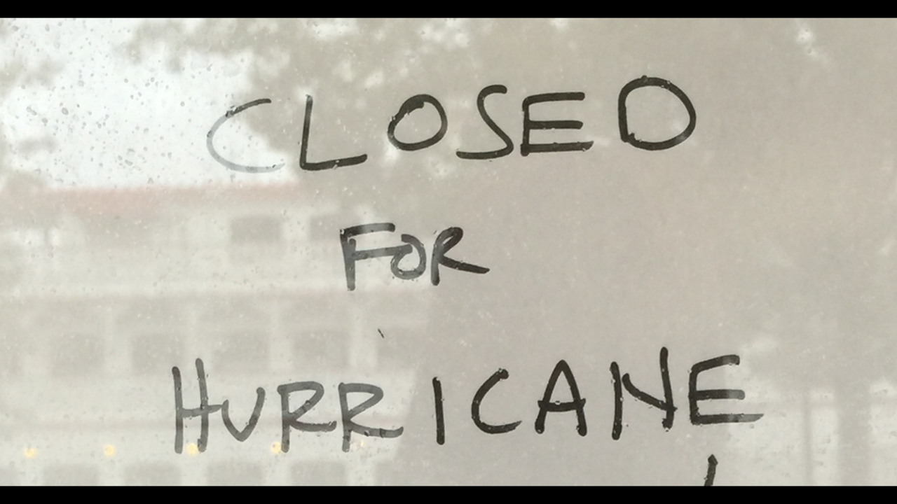 'We're closed:' 7 signs from stores closed for Hurricane Matthew