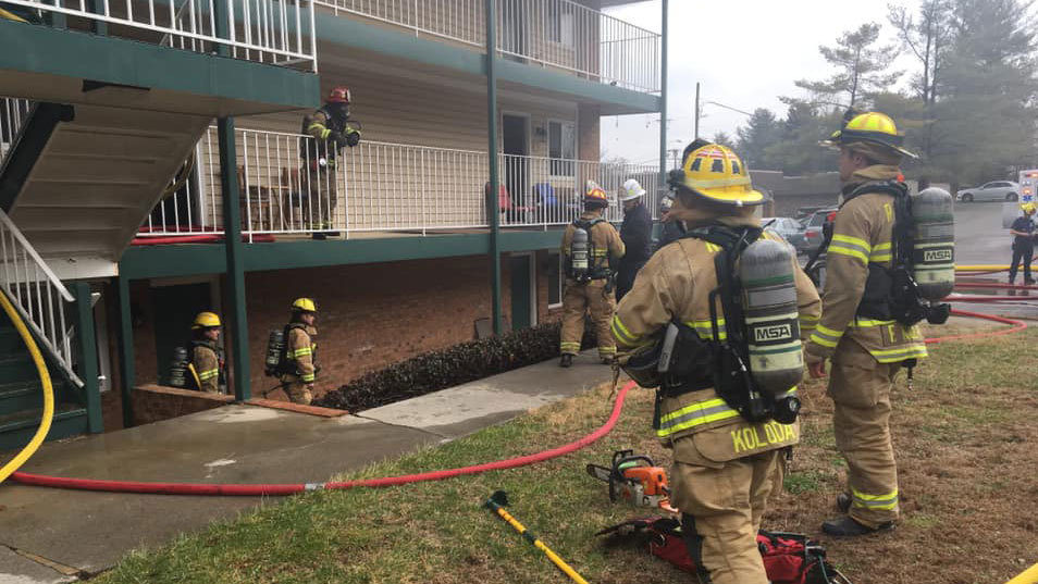 No one hurt after Roanoke County apartment fire
