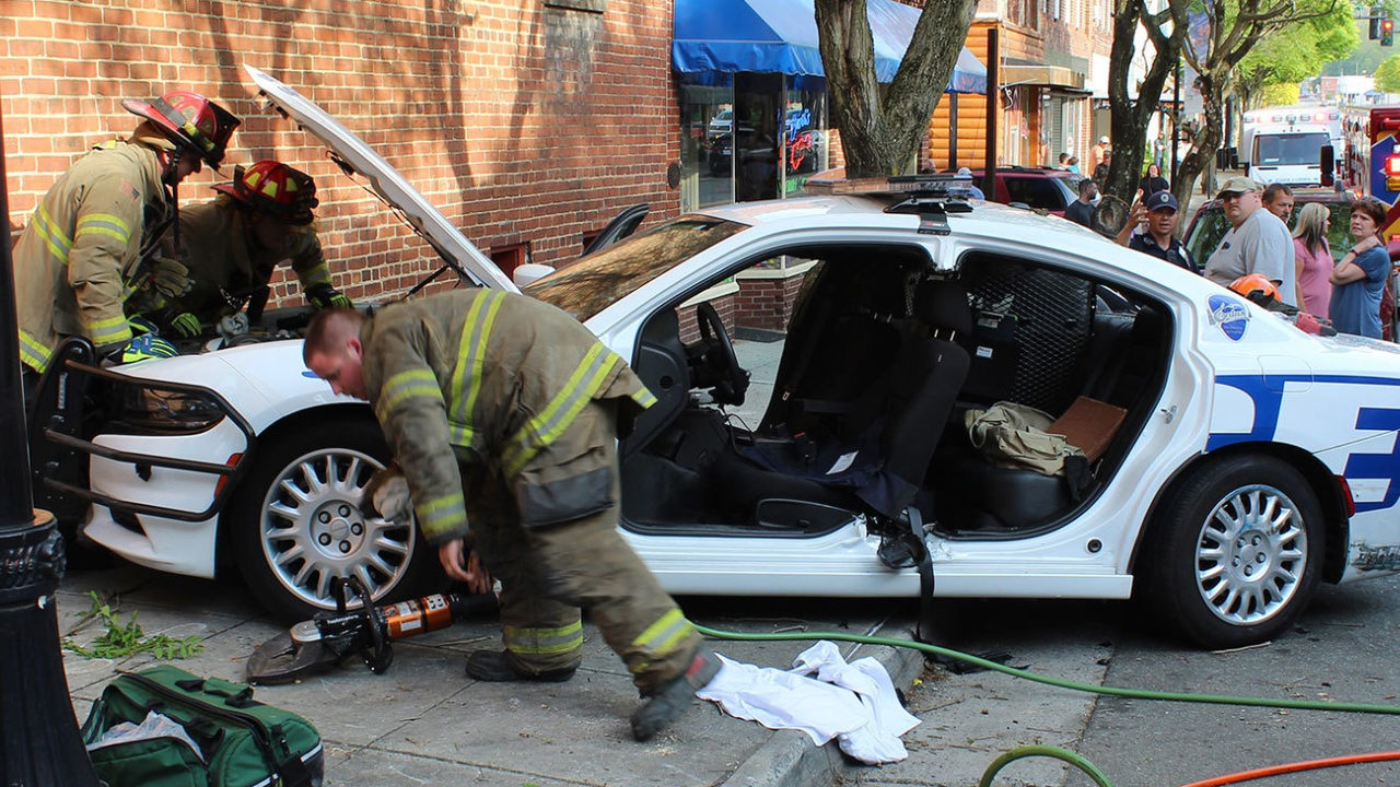 Galax police officer airlifted after crash causes his cruiser...