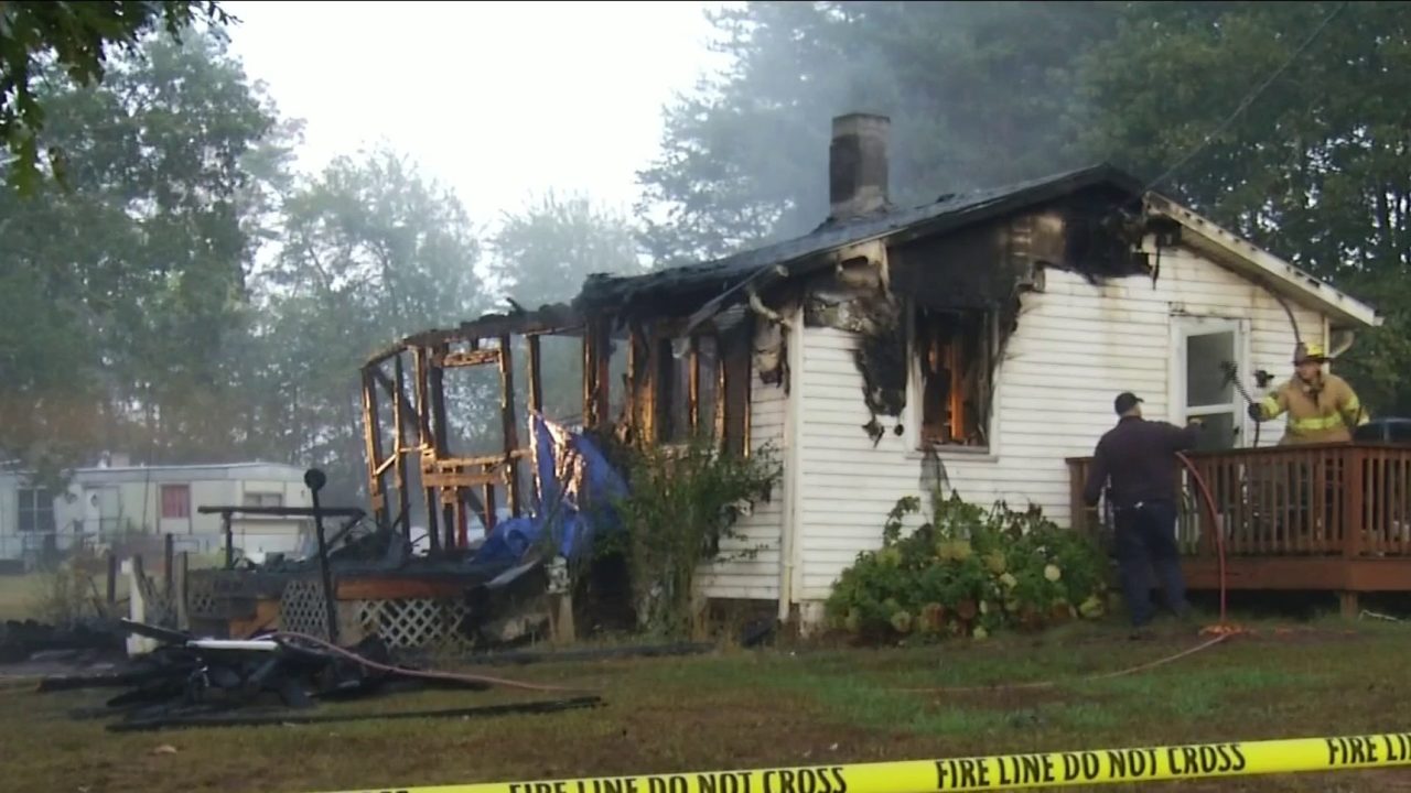 Authorities investigate fire that left one man dead